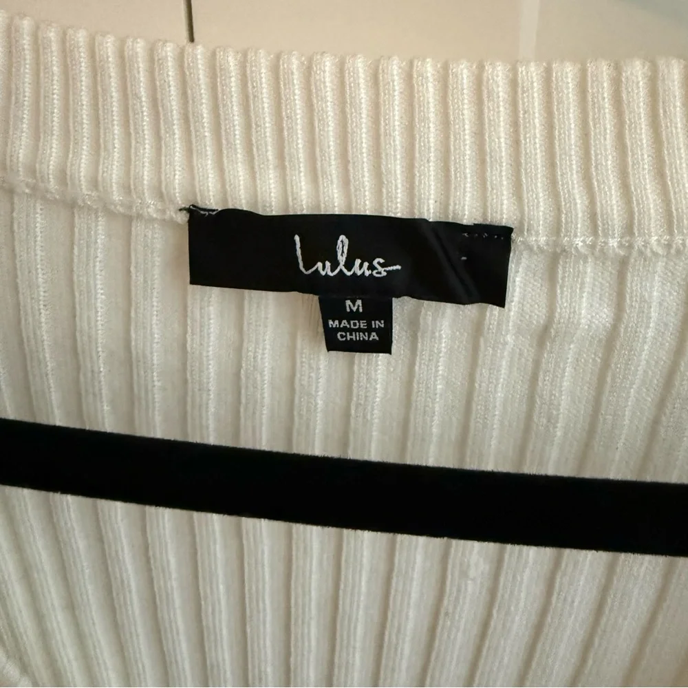 NWOT Lulus Subtle Sensation White Ribbed V-neck Sweater Top - Size M - Picture 3 of 8